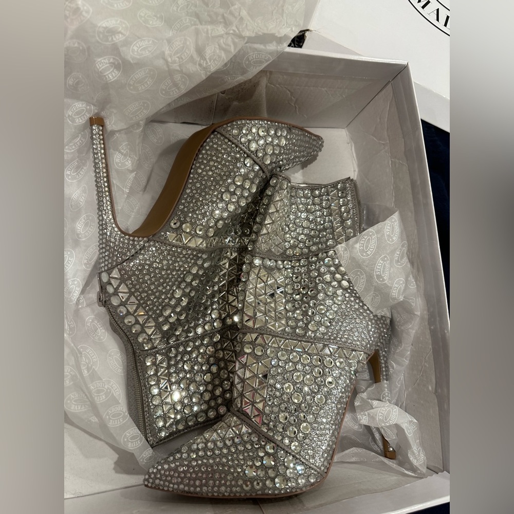 Steven Madden Rhinestone Shiny Boot Pump Heels - Picture 2 of 2